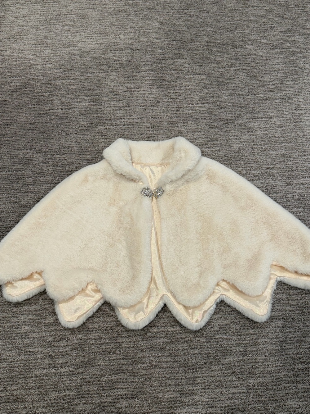 Women's Faux Fur Capelet Shawl Cream Scalloped Rhinestone Clasp Bridal